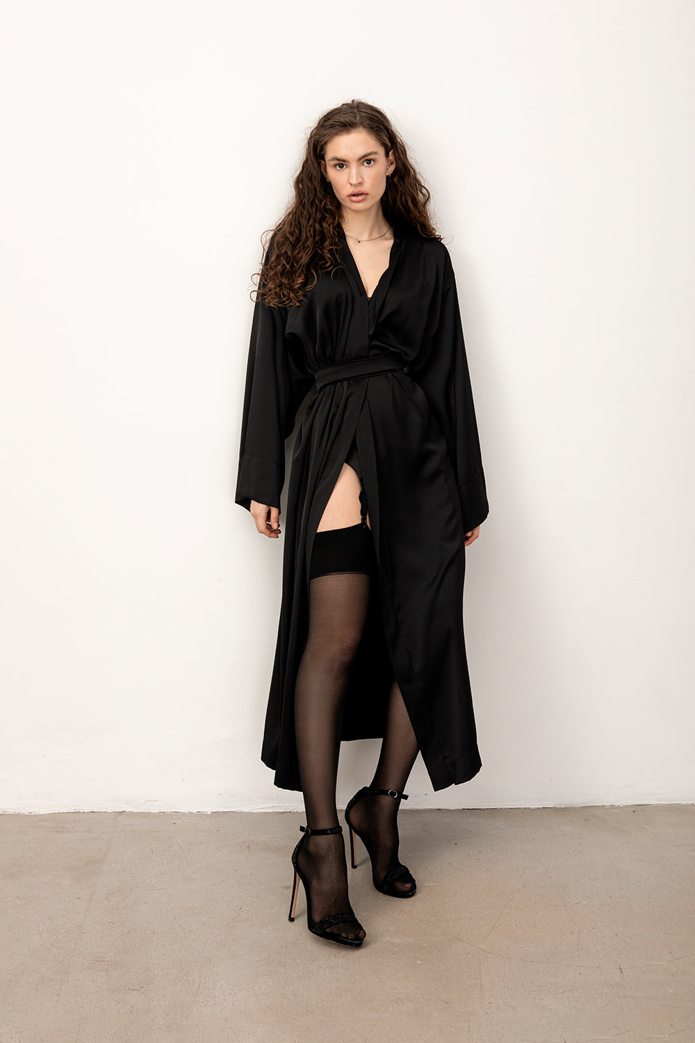 Kasumi black kimono robe