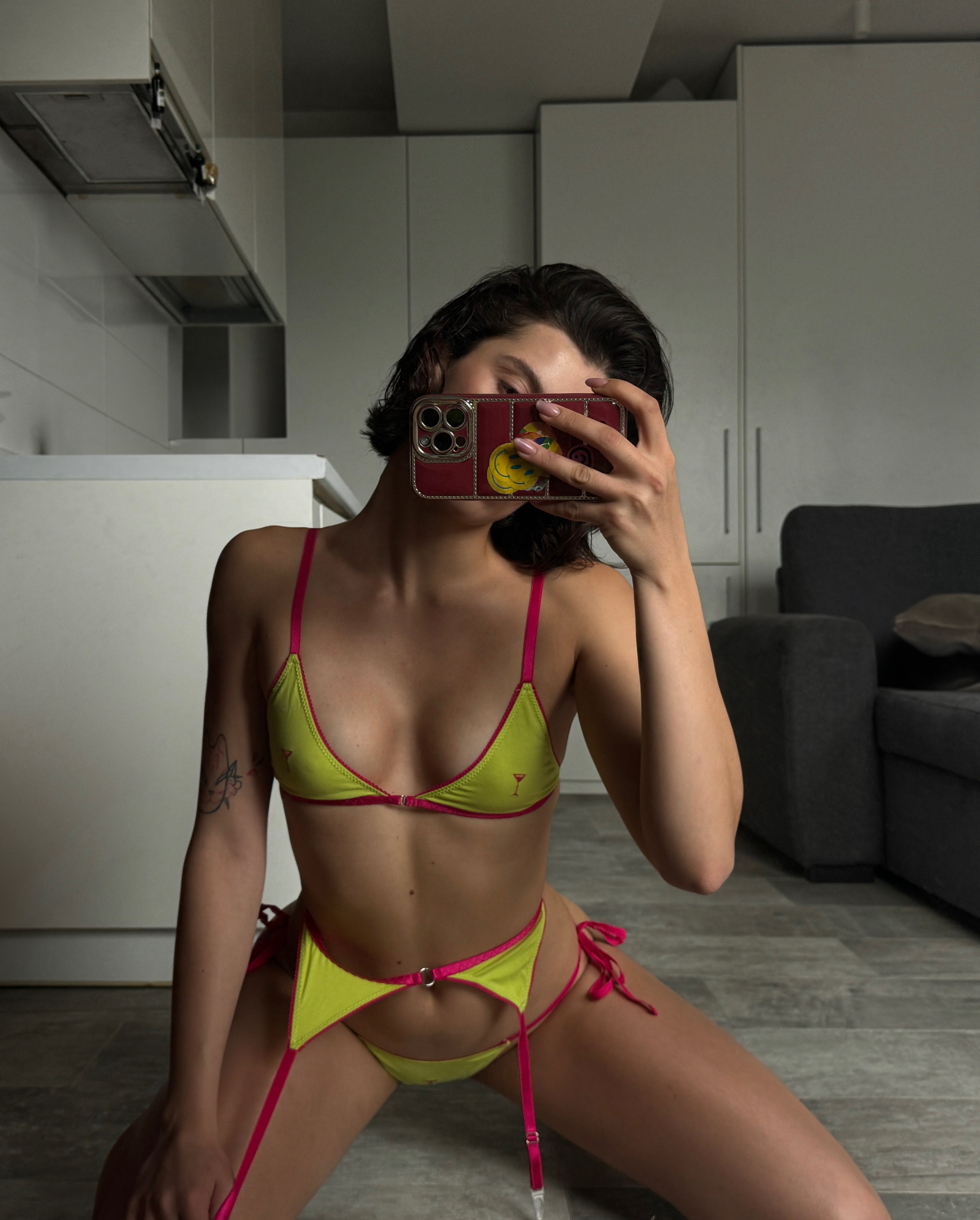 Mandy Party Lime thongs with ties