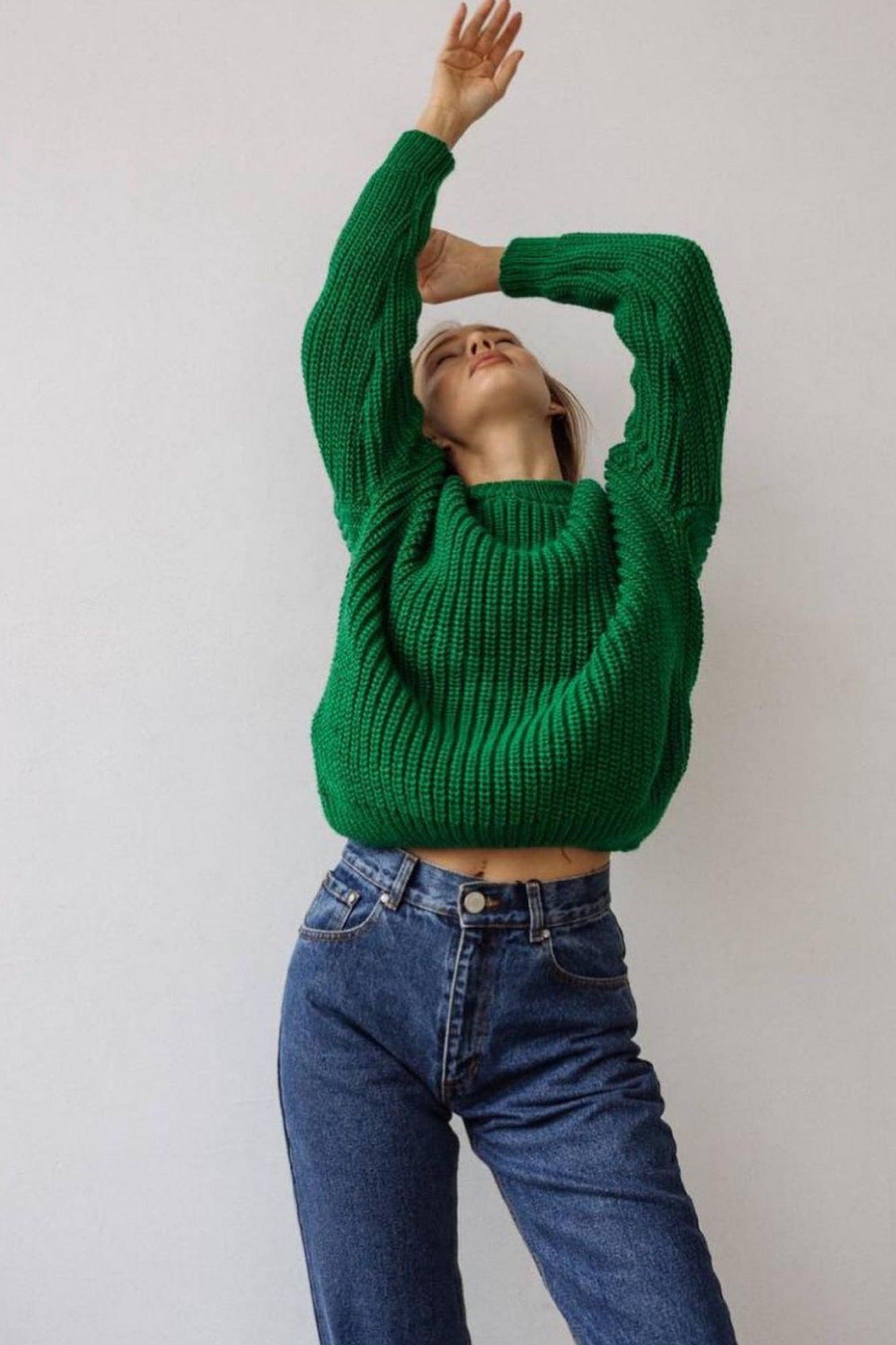 Green knitted sweater 'Vilnius' - yesUndress